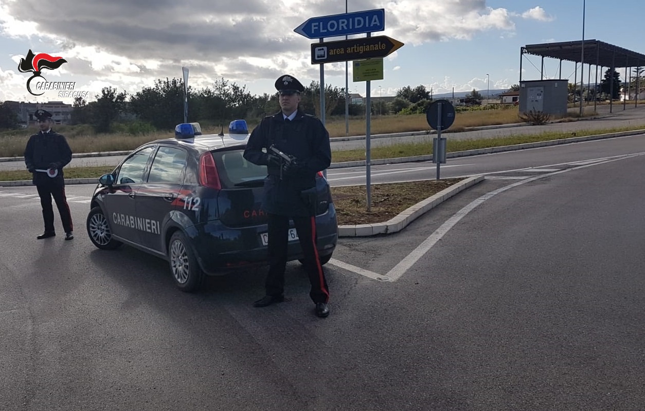 Floridia Sr Carabinieri Arrestato Due Pregiudicati Napoletani Per Un Tentativo Di Truffa Ai 